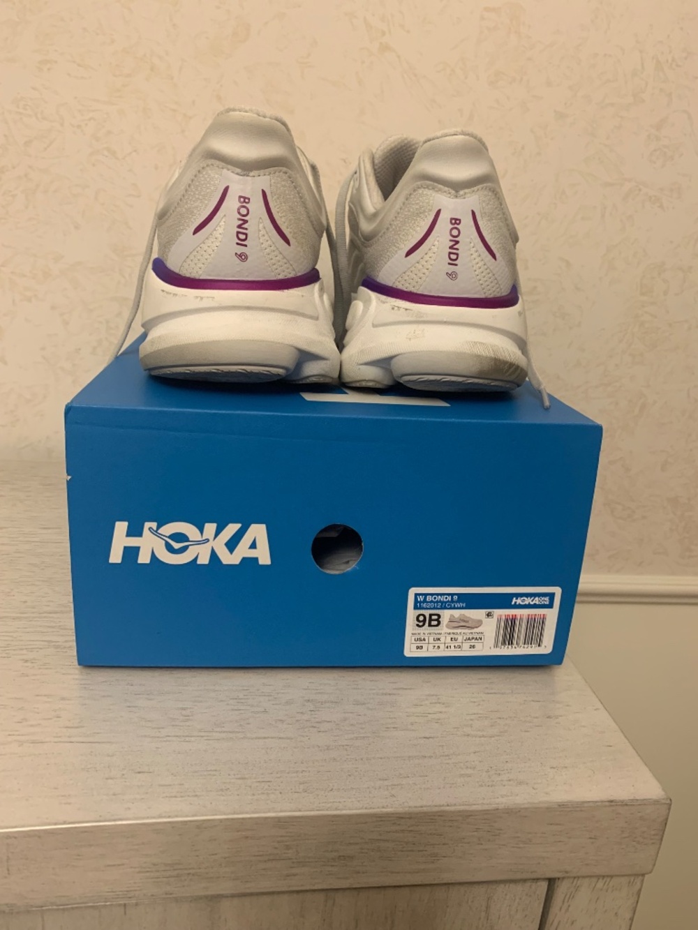 HOKA Women’s White and Gray Multi-Color Trim Sneakers, Size 9B - Picture 7 of 10